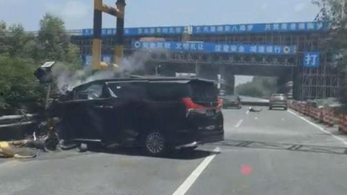 镇海中医院车祸爆料新闻,紧急救援与伤者救治纪实